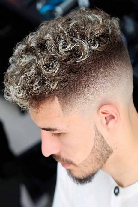 best-haircuts-for-curly-hair-2023-25_3 Best haircuts for curly hair 2023