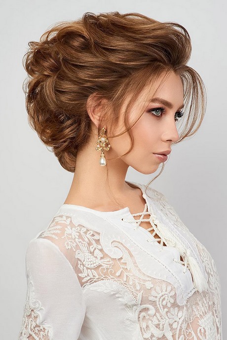 bridal-hairstyles-for-2019-01_17 Bridal hairstyles for 2019