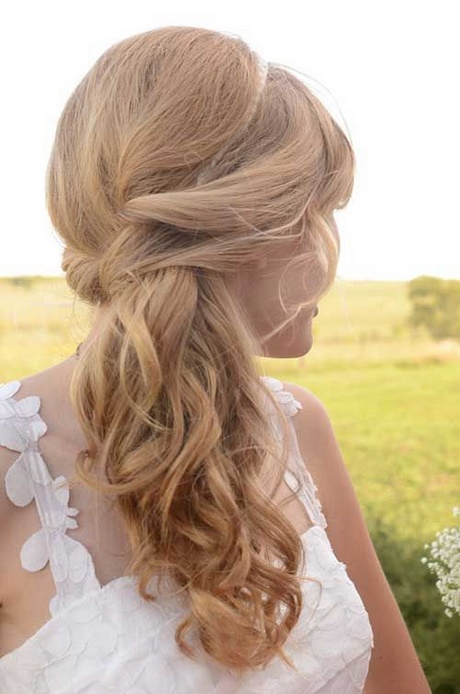 bridesmaid-side-hairstyles-43_5 Bridesmaid side hairstyles