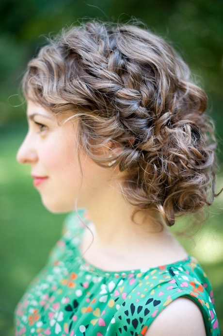 curly-hair-updos-for-prom-79_6 Curly hair updos for prom