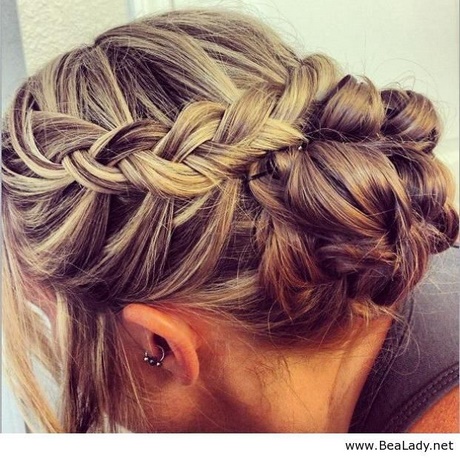 cute-wedding-hairstyles-for-bridesmaids-70 Cute wedding hairstyles for bridesmaids