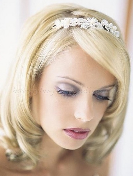medium-length-bridesmaid-hairstyles-72_12 Medium length bridesmaid hairstyles