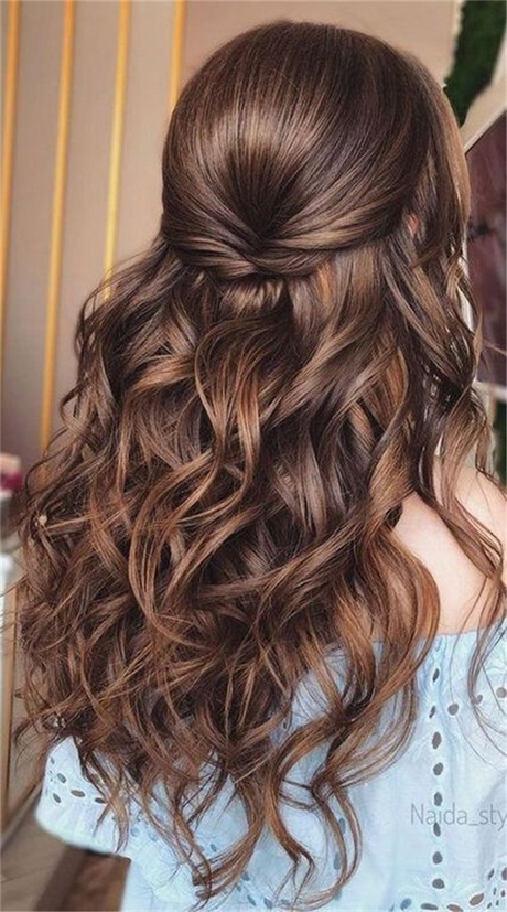 cute-prom-hairstyles-2022-56_9 Cute prom hairstyles 2022