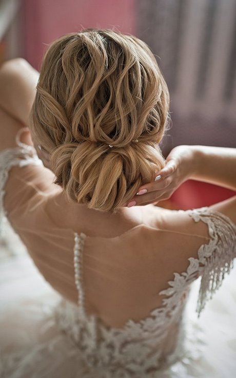 medium-updo-hairstyles-2022-33_2 Medium updo hairstyles 2022