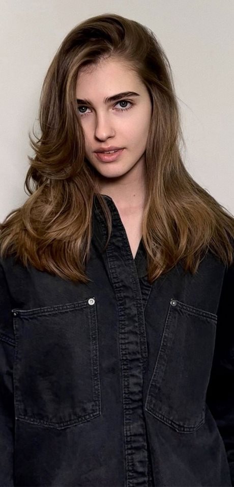 mid-length-layered-hairstyles-2022-55_12 Mid length layered hairstyles 2022