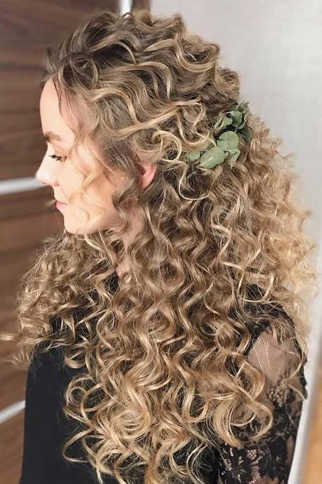 trendy-hairstyles-for-curly-hair-2022-57_7 Trendy hairstyles for curly hair 2022