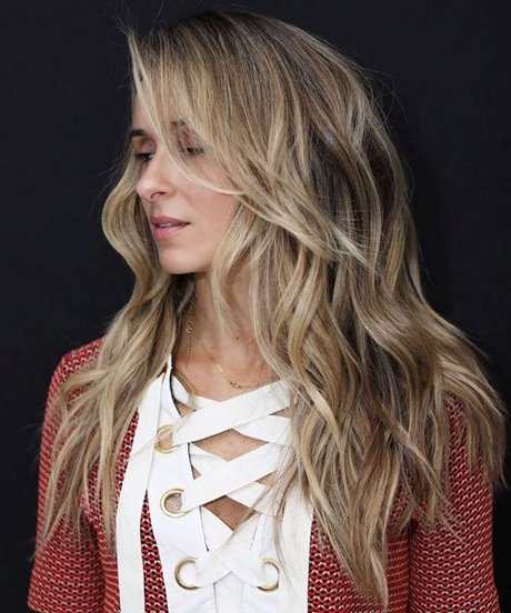 womens-long-hairstyles-2022-68_7 Women's long hairstyles 2022