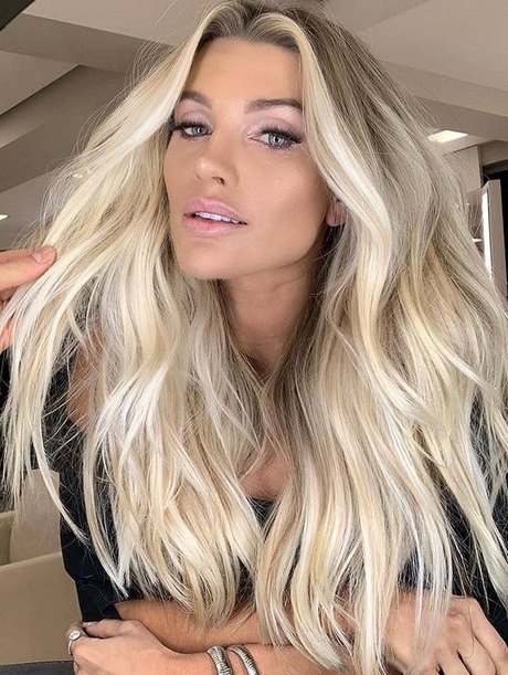 hairstyles-for-long-blonde-hair-2020-63_18 Hairstyles for long blonde hair 2020
