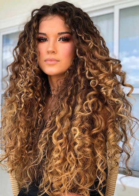 hairstyles-for-long-wavy-hair-2021-80 Hairstyles for long wavy hair 2021