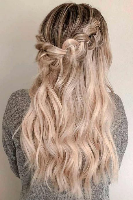 prom-braided-hairstyles-2021-17 Prom braided hairstyles 2021