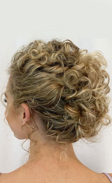 trendy-hairstyles-for-curly-hair-2021-78_2 Trendy hairstyles for curly hair 2021