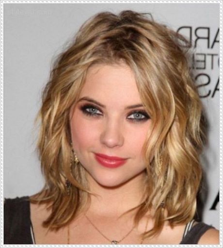 hairstyles-for-wavy-hair-round-face-36_5 Hairstyles for wavy hair round face