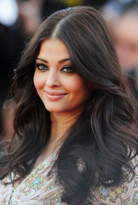 hairstyles-that-suit-round-faces-35_11 Hairstyles that suit round faces