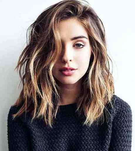 short-to-medium-length-hairstyles-for-round-faces-58_6 Short to medium length hairstyles for round faces