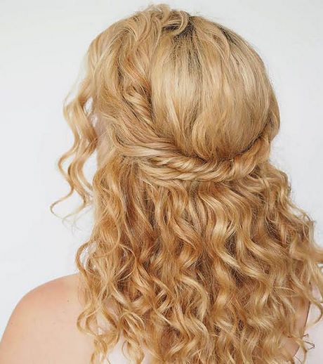 simple-curly-prom-hairstyles-51_19 Simple curly prom hairstyles