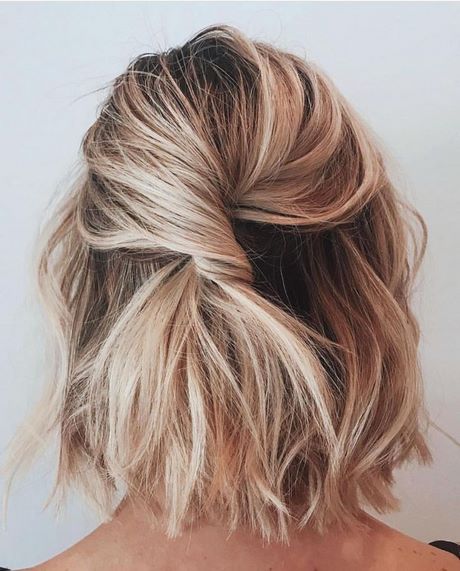 cute-half-up-half-down-hairstyles-for-short-hair-41_10 Cute half up half down hairstyles for short hair