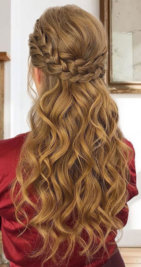 half-braided-half-curly-hairstyles-46_14 Half braided half curly hairstyles