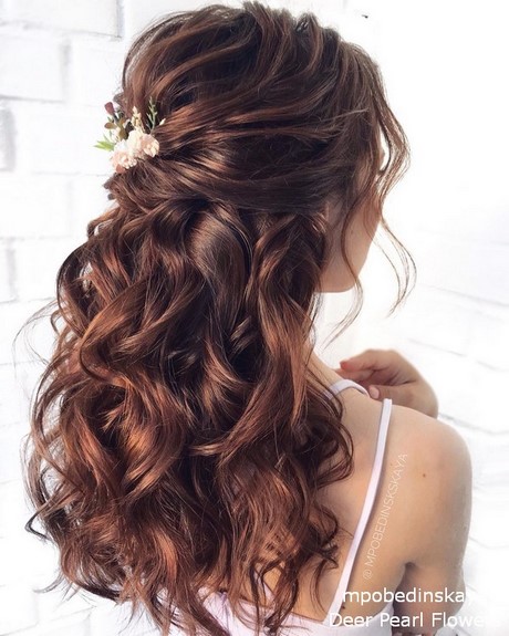 half-up-half-down-wedding-hairstyles-for-medium-hair-95_15 Half up half down wedding hairstyles for medium hair