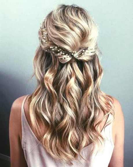 long-wavy-half-up-hairstyles-30_13 Long wavy half up hairstyles