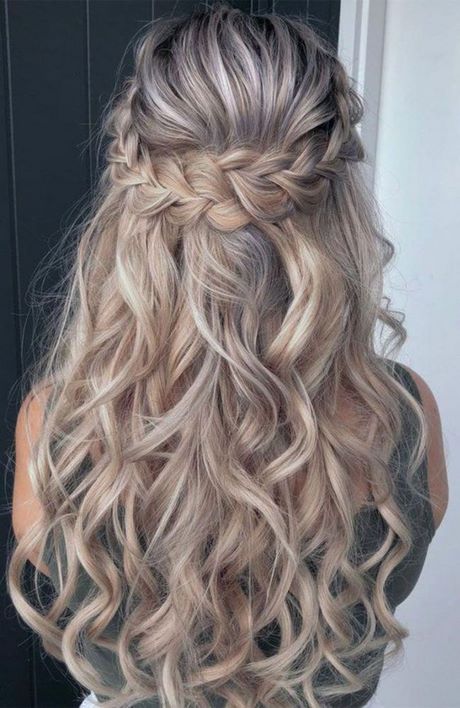 soft-half-up-and-half-down-hairstyles-26_7 Soft half up and half down hairstyles