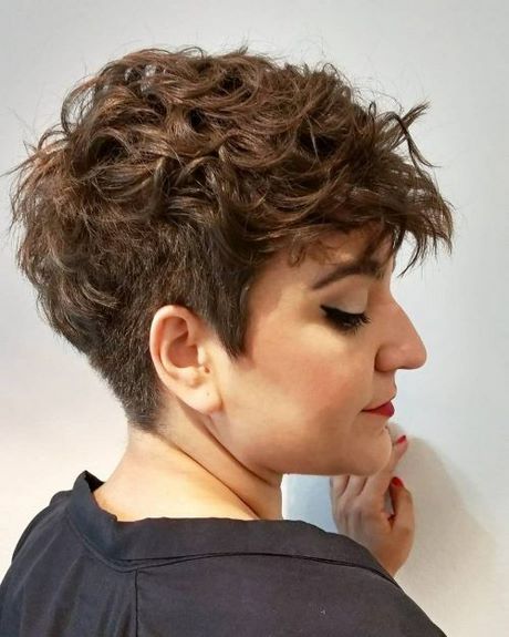 pixie-cuts-for-curly-hair-over-50-43_12 Pixie cuts for curly hair over 50