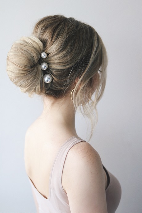 simple-bun-hairstyle-30_10 Simple bun hairstyle