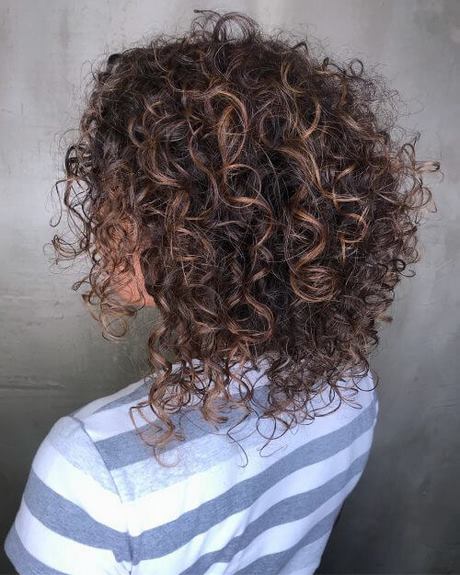 wavy-curly-hairstyles-for-medium-length-hair-28_7 Wavy curly hairstyles for medium length hair
