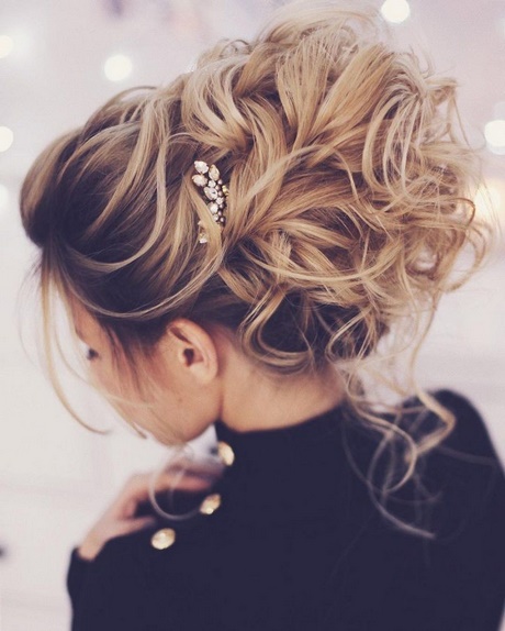 beautiful-updos-for-long-hair-46_16 Beautiful updos for long hair