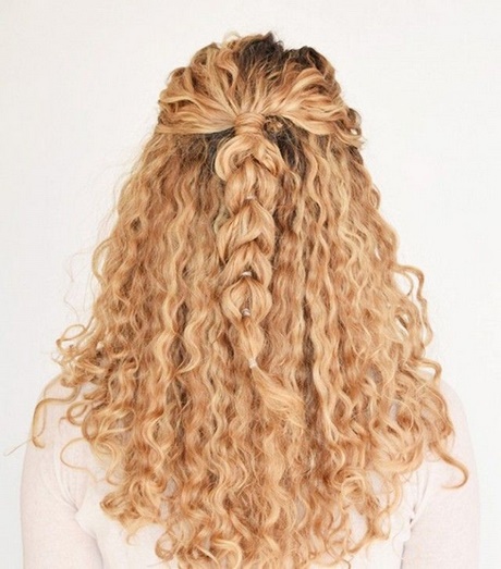 easy-everyday-hairstyles-for-curly-hair-14_11 Easy everyday hairstyles for curly hair