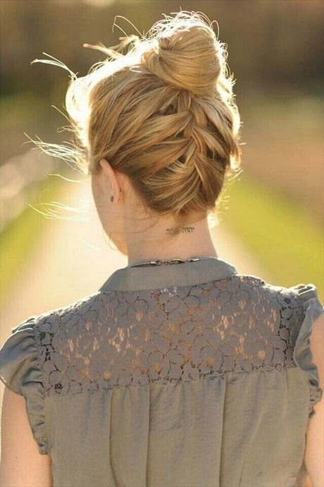 hairstyles-for-long-hair-updos-everyday-08_9 Hairstyles for long hair updos everyday