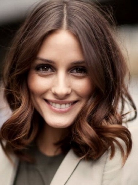 middle-part-medium-length-hairstyles-17_11 Middle part medium length hairstyles