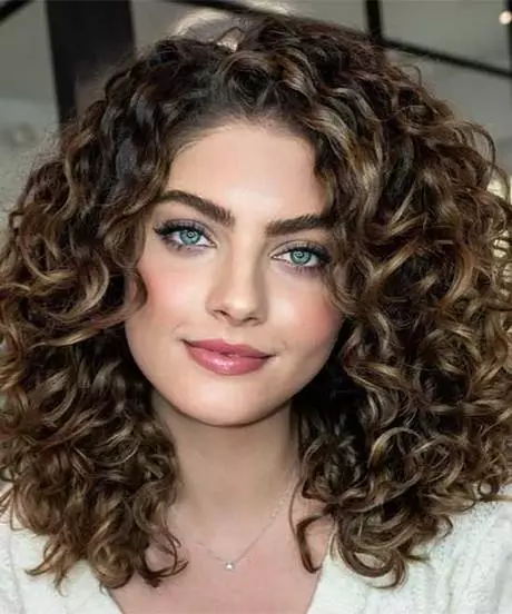 mid-length-curly-hair-styles-2023-82_10-3 Mid length curly hair styles 2023