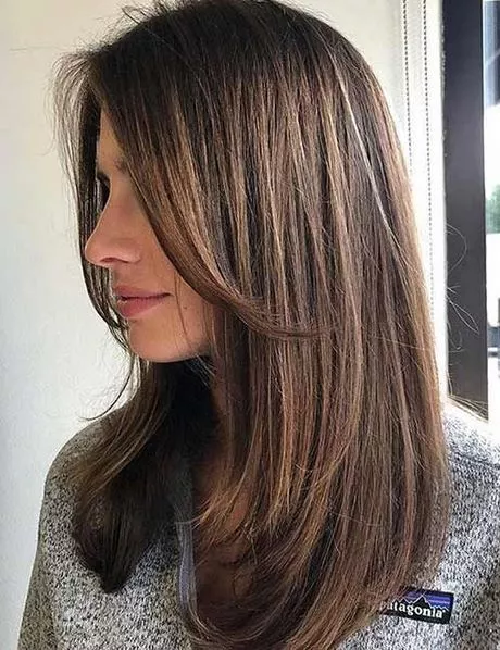 mid-length-straight-hairstyles-2023-02_3-10 Mid length straight hairstyles 2023