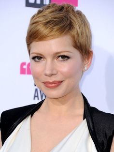 michelle-williams-pixie-cut-95_11 Michelle williams pixie cut