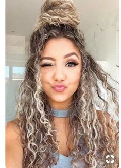 best-haircuts-for-naturally-curly-hair-42_18 Best haircuts for naturally curly hair