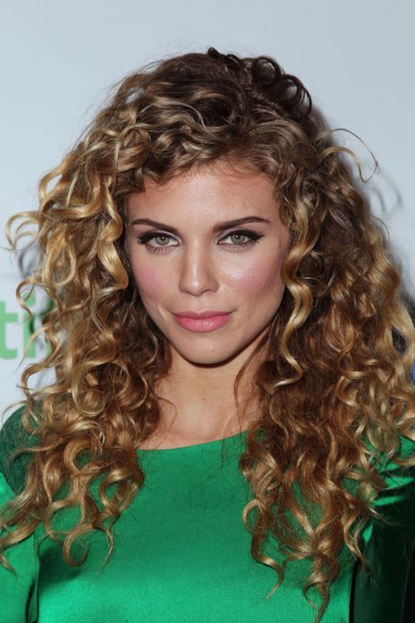 hairstyle-for-curly-hair-female-91_9 Hairstyle for curly hair female