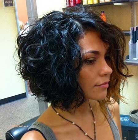 short-layered-haircuts-for-naturally-curly-hair-54_15 Short layered haircuts for naturally curly hair