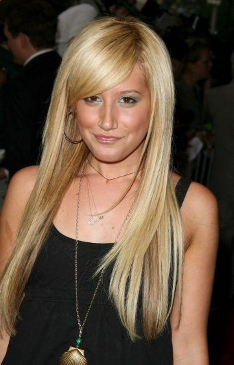 hairstyles-with-side-bangs-and-layers-for-long-hair-35_17 Hairstyles with side bangs and layers for long hair