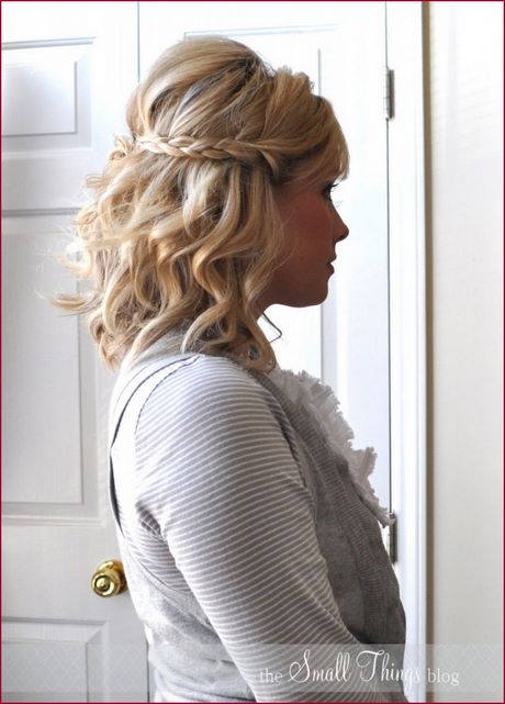 half-up-and-half-down-hairstyles-for-short-hair-63_15 Half up and half down hairstyles for short hair