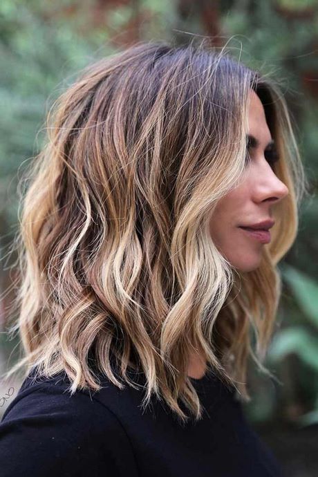 2022-medium-length-layered-haircuts-68_11 2022 medium length layered haircuts