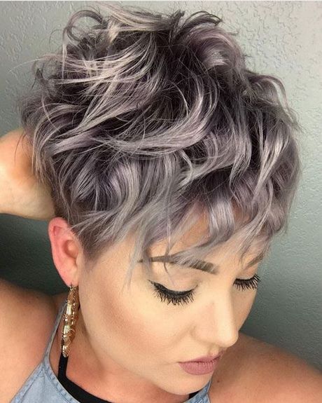 2022-short-hairstyles-for-curly-hair-73_19 2022 short hairstyles for curly hair