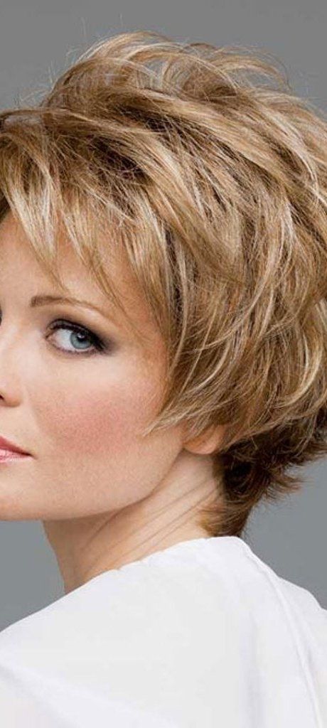 2022-short-hairstyles-for-women-over-40-35_10 2022 short hairstyles for women over 40