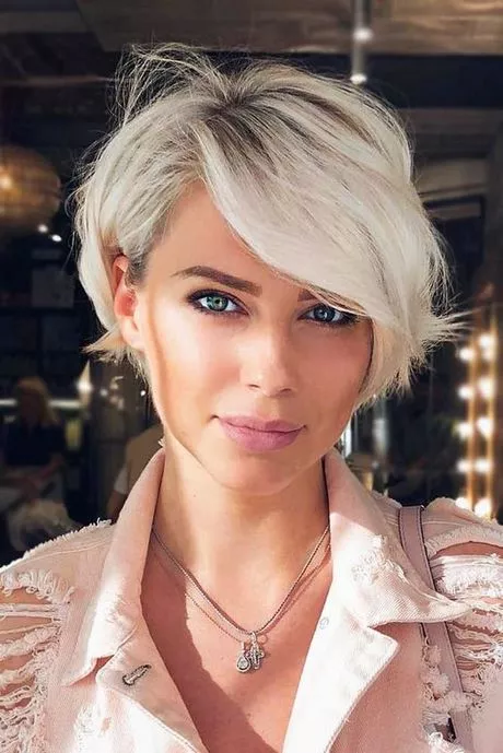 are-short-hairstyles-in-for-2024-87_3-11 Are short hairstyles in for 2024