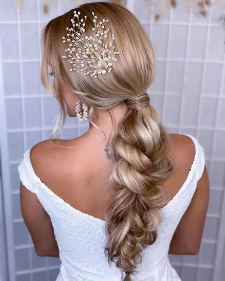 bridal-hairstyles-2024-07_4-14 Bridal hairstyles 2024