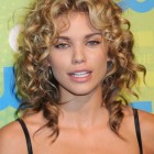 Naturally curly hairstyles for women