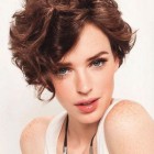 2020 curly short hairstyles