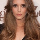 Long hairstyles for round faces 2022
