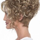 Hairstyles for short curly hair 2022